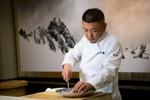 きっちりと仕事を行う。長年の技に心を込めて