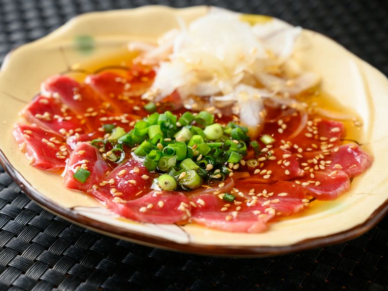 やみつきになる食感は一度は食べたい。高知では希少な珍味『ホロホロ鶏のズリ刺し』