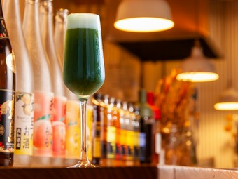 スッキリした味わいで女性を中心に大好評！お茶を使った『津野山ビール』