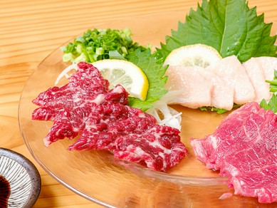 熊本県産特選馬刺し3種　霜降り・赤身・フタエゴ