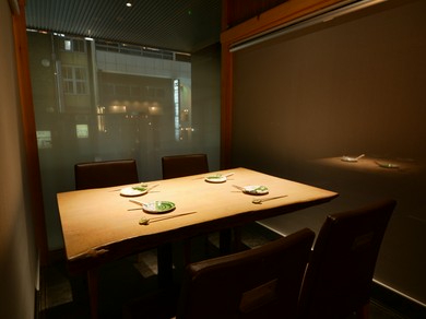 プライベート空間でお食事を楽しめる個室も完備