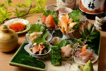 食感や滋味の食べ比べが楽しい『貝刺4種盛り』