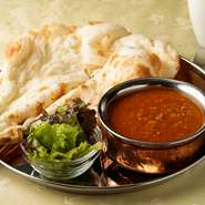 カレー1種類、ナン、サラダ、ドリンク