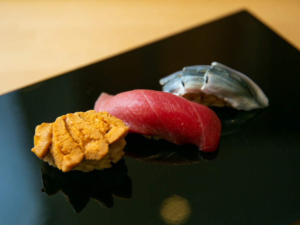 全国各地から仕入れた極上のネタを堪能『江戸前鮨』