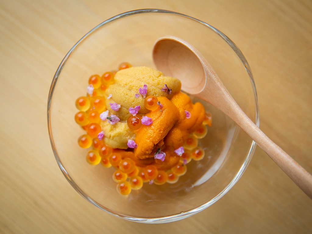 極上の素材の競演を愉しむ『うに、いくら丼』