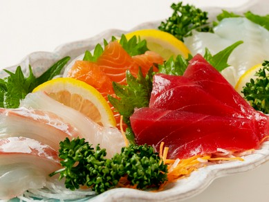 奈良県内で醸造された銘柄酒を厳選。地元の味に酔いしれる夜を