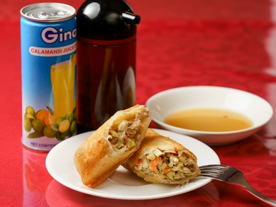 ボリュームたっぷりの野菜がとれる『LUMPIA 春巻き』(1個)