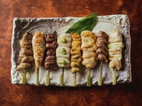 おいしい串をいいとこどり。今宵のおすすめを網羅できる『串焼き8本盛り合わせ』