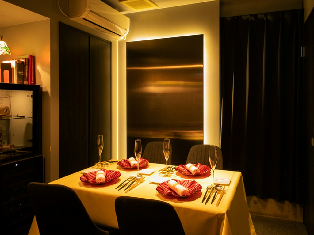 2～4名向けの完全個室はプライベートな場面に最適