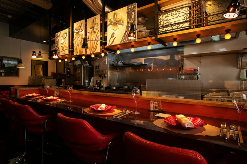 さらに奥深い食を探求するカウンター席