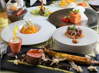 ◆日田鮎とシモーネさんのチーズの夏巻き タコス(酢)のイメージで！
◆おそらく日本1 短距離の流しカッペリーニ
◆肉焼き職人による眠り猪の炭火焼きと季節野菜
◆パスタ 白身魚のオイルソースとカラスミ
◆ドルチェ