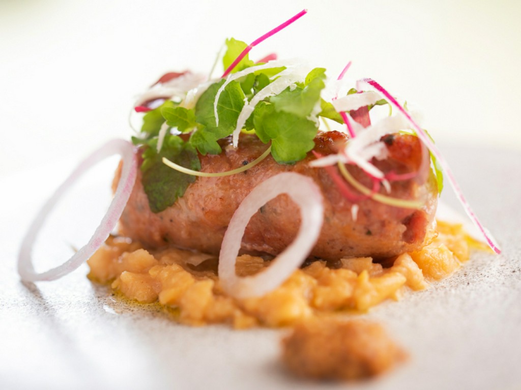 『自家製糸島産豚のサルシッチャとスパイシーな豆の煮込み』