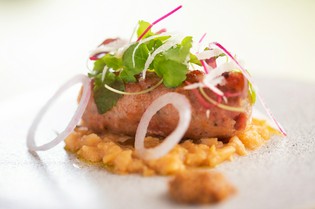 『自家製糸島産豚のサルシッチャとスパイシーな豆の煮込み』