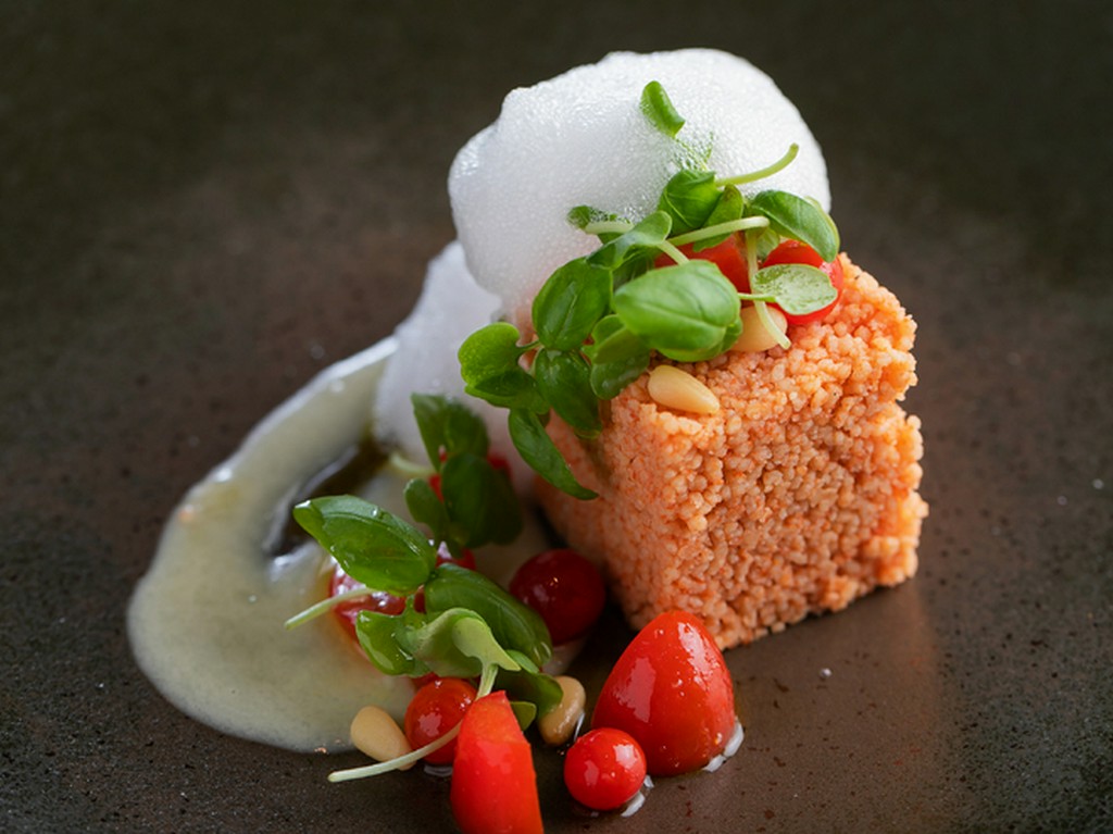 『微笑（クスクス）のカプレーゼ風』