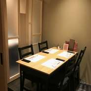 カウンター　個室も完備
新しい一年の始まりのお食事会にご利用お待ちしております