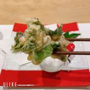 たらの白子を大葉で巻いて天ぷら！サクッと　とろーりとした食感です！