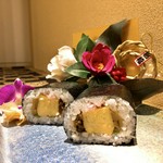 卵焼・三つ葉・でんぶ・干ぴょう・しいたけ
海老　穴子