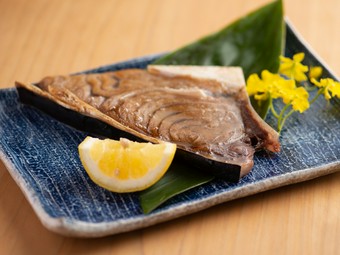 驚きの美味と満足感！　 【黒潮】ならではの一皿『本鮪かぶと焼』