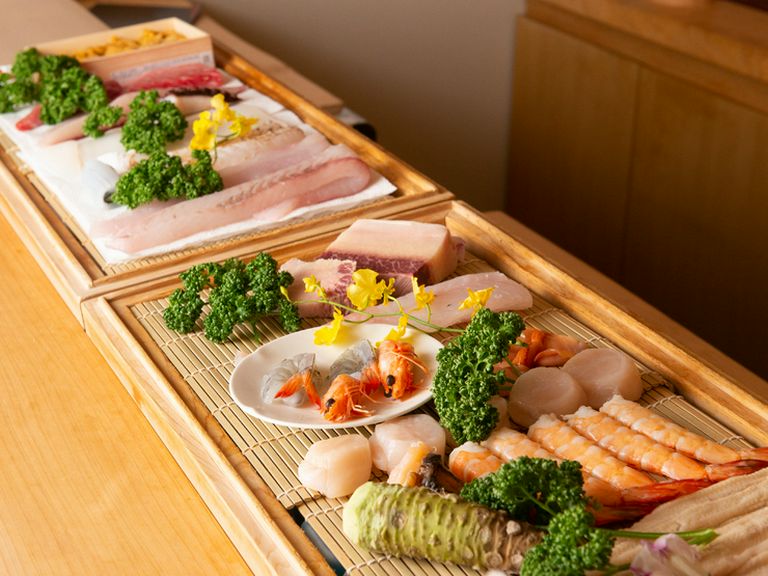 天然本鮪、旬の天然魚、対馬産穴子、地ダコなど最高の食材が集う