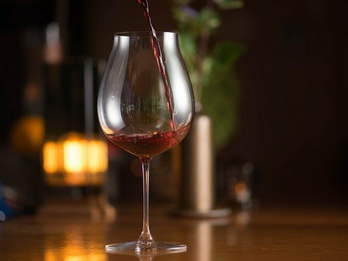 ワインはフランス産を中心に豊富な品揃え