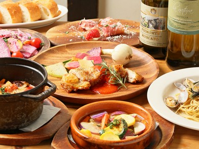 酒も会話も弾む飲み放題付きのコース料理