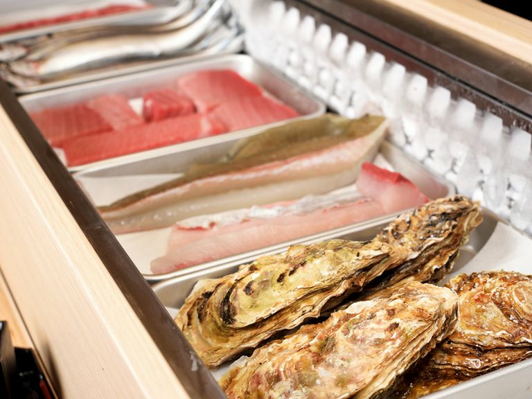 毎朝、柳橋市場で仕入れる鮮魚やランクにこだわった和牛が魅力