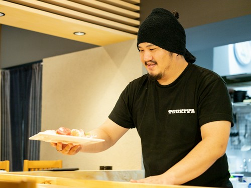 おいしい刺身を提供するために旬の新鮮素材を仕入れています