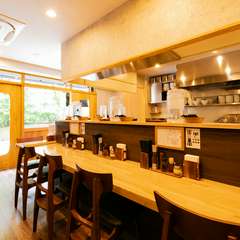 玉川上水緑道沿いのおしゃれ空間で極上煮干しラーメンを