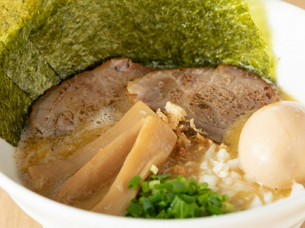 濃厚クリーミーな自信作『特製　鶏白湯そば』