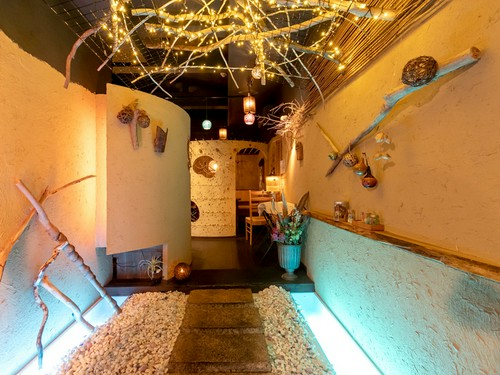 センス良いインテリアが印象的な、別館の店内