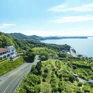 浜名湖畔を一望。プロヴァンスを思わせる開放感な眺めが自慢