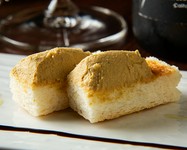 天草大王の白レバーを使用したパテ。臭みがなく、レバーを食べれない方でも美味しく食すことができる至極のパテです。