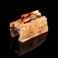 ネタとシャリが絶妙の一体感。ふんわり柔らかく炊いた『穴子』