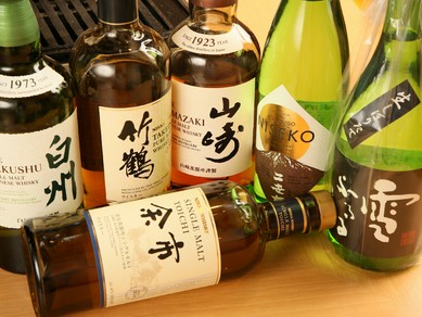 6種のウイスキーとジン、そして厳選された日本酒やワイン