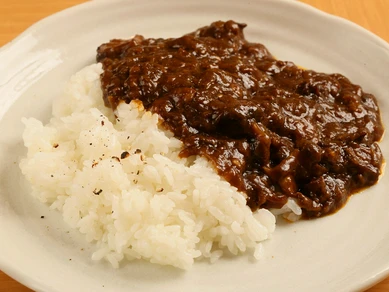 上質な肉をたっぷり使った濃厚な味わい『全米が泣いたカレー』