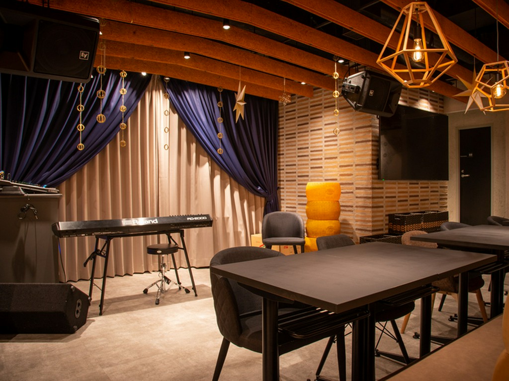 しっとりとした音色が食事のひとときを彩る