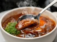 お食事メニューにも厳選素材を使用。食肉専門店ならではのこだわりが詰まっています。