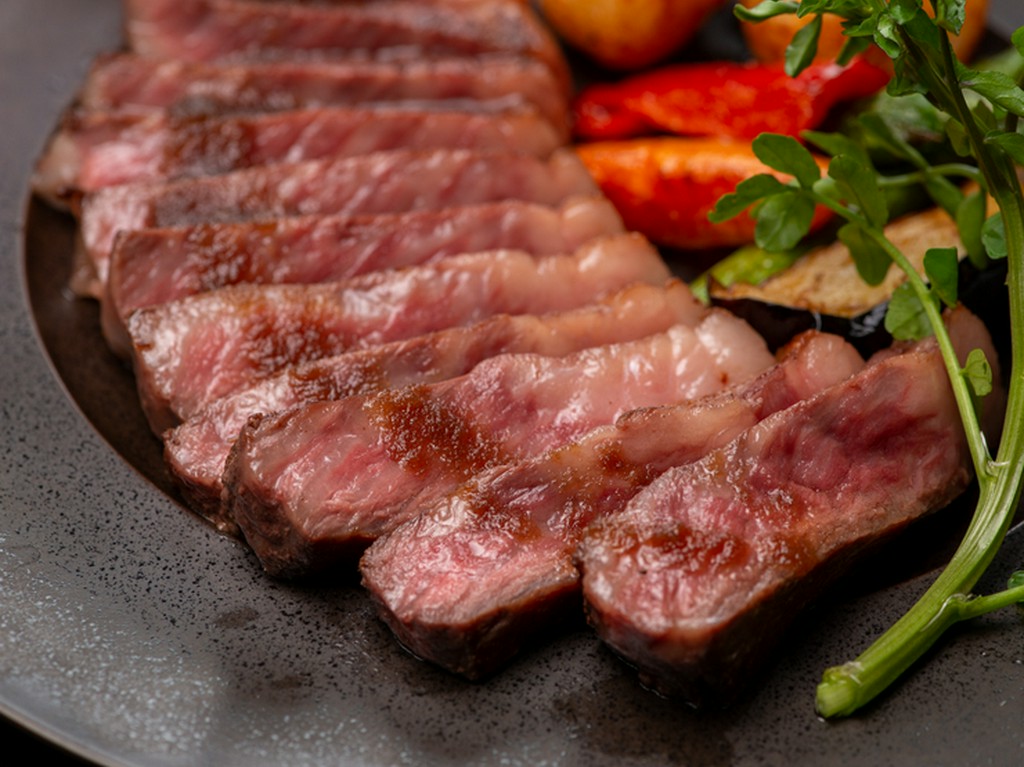 黒毛和牛ステーキをご希望の方はグランドメニューよりお選びください