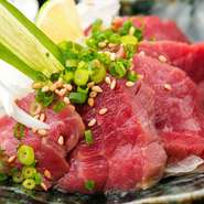 定番のヘルシー馬肉です。
新鮮な赤身肉はお刺身でも握りにしても、美味しくお召し上がり頂けます。
