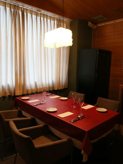 完全プライベートな空間は接待やお祝いの席に最適