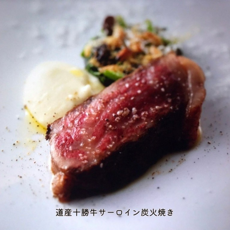 北海道の旬の食材とシェフの抜群のセンスでつくられる料理は絶品