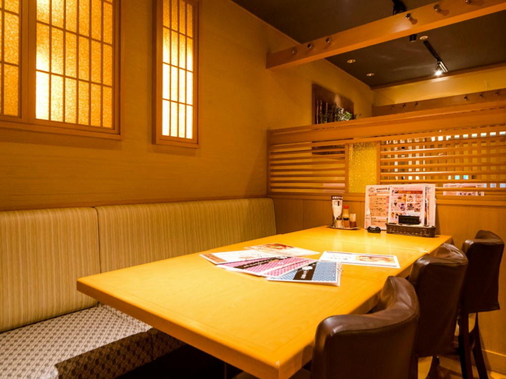 ソファー席もあり、お子様やお年寄りでも安心してくつろげる