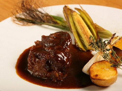 看板メニュー　藤本シェフ特製 牛ホホ肉の黒ビール煮