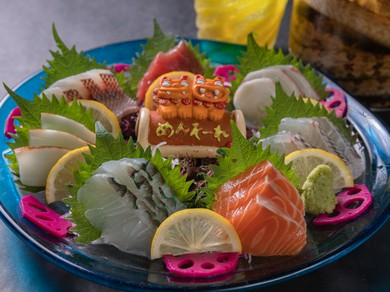 沖縄の魚のみ使用！　ほかではなかなか食べられない味が楽しめる『刺身3点盛』