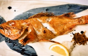 上品でありながらどこか懐かしい「キンキ塩焼き」