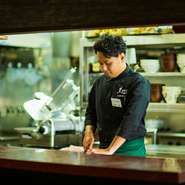 「お客さまを自分の大切な人、家族や友人のようにもてなすホスピタリティマインドを大切にしています」と大沼氏。サービス面でもきめ細やかに、【豊】ならではのもてなしでゲストを迎えていると話します。