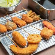 店名にもなっている串焼きの盛り合わせは、1品1品厳選素材を使用した自慢のメニューです。コスパ、食べ応え共にお約束します。