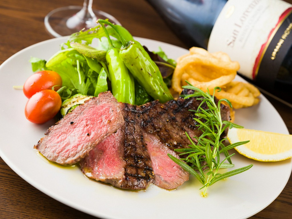 山形県産　最上牛のステーキ