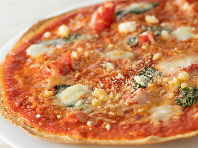 トルティーヤで作られた薄い生地がポイント パリッとした食感が楽しめる『マルゲリータ』