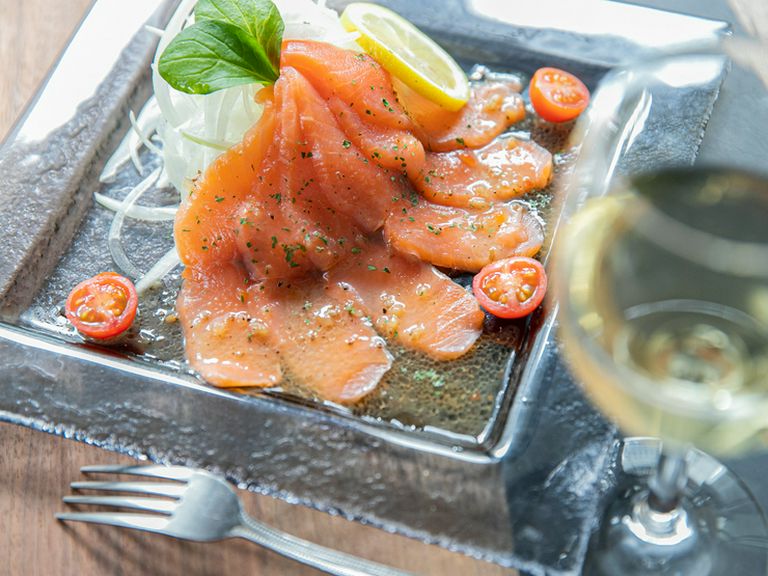 カジュアルな料理と豊富なドリンク。デート使いにも最適